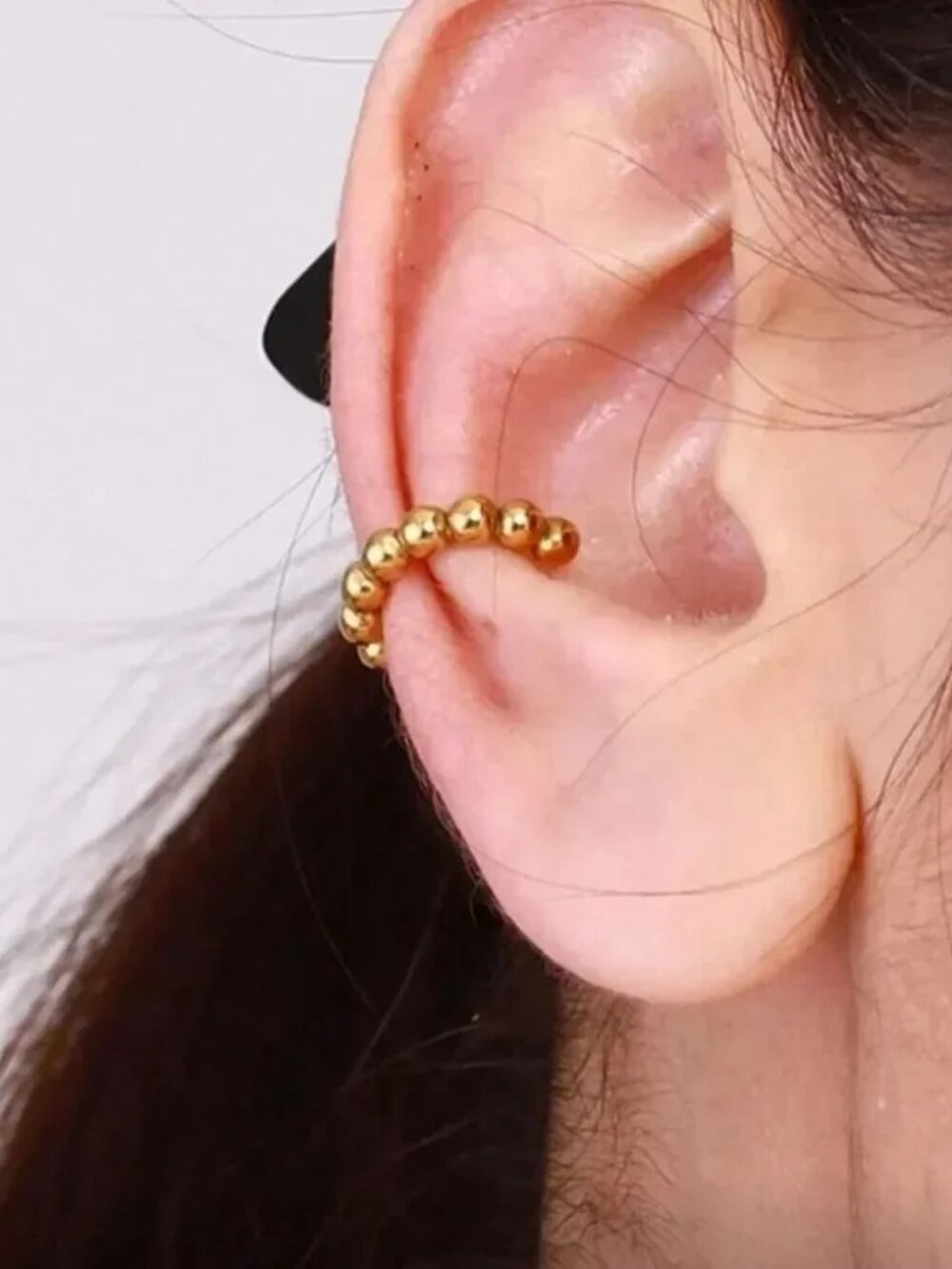 Gold Beaded Ear Cuff Q900